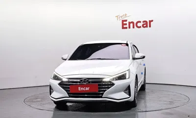 Hyundai Avante 2020, 81739 км, за 7864.96 USD