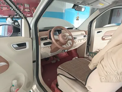 Wuling Hongguang MINIEV 2024, 9700 км, за 5035 USD - фото 17