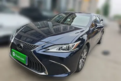 Lexus ES · 2020 год