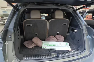Li Auto L8 2023, 25600 км, за 33185 USD