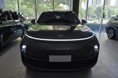 Li Auto L8 2023, 25600 км, за 33185 USD