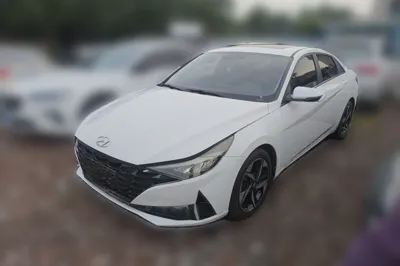 Hyundai Elantra · 2022 год