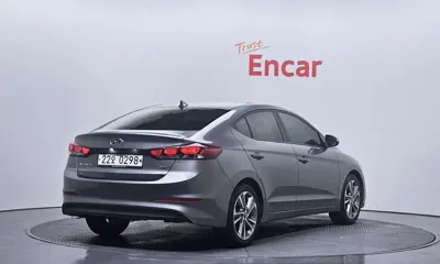 Hyundai Avante 2017, 122336 км, за 5279.15 USD