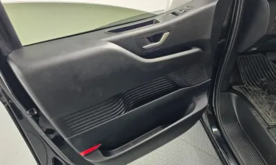 Hyundai Staria 2022, 115924 км, за 13876.23 USD - фото 25