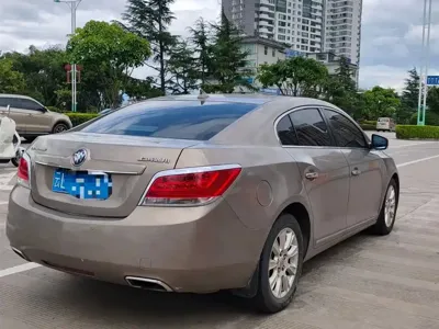 Buick LaCrosse 2011, 130000 км, за 2036.17 USD - фото 9