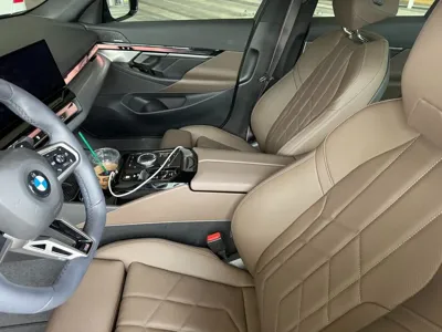 BMW 5-Series 2026, 5000 км, за 51355.37 USD - фото 8