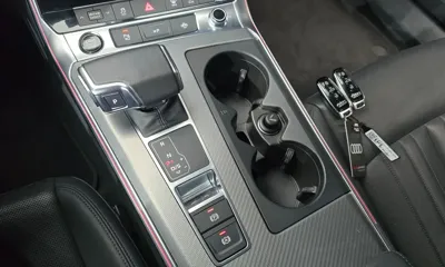 Audi A6 2023, 40923 км, за 22909.28 USD - фото 9