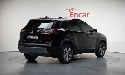 Jeep Cherokee 2021, 42599 км, за 12251.65 USD