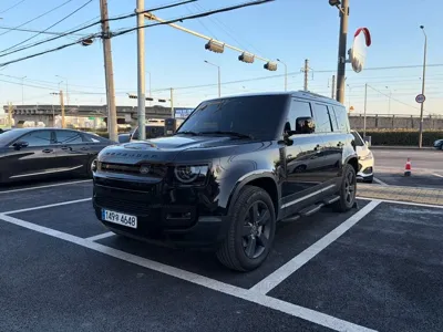 Land Rover Defender 2023, 26000 км, за 68403.94 USD