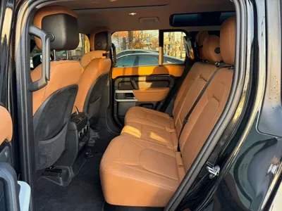 Land Rover Defender 2023, 26000 км, за 68372.7 USD - фото 8