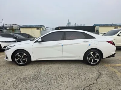 Hyundai Avante 2022, 45060 км, за 11093.61 USD