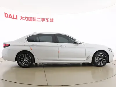 BMW 5 Series New Energy 2022, 28000 км, за 29251.93 USD