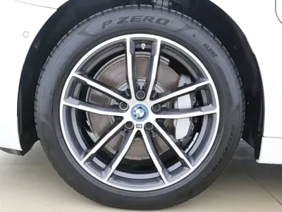BMW 5 Series New Energy 2022, 28000 км, за 29251.93 USD - фото 13
