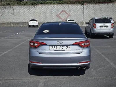 Hyundai Sonata 2016, 53563 км, за 5710.91 USD