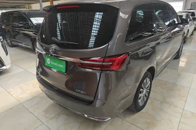 Buick GL8 2023, 48600 км, за 21367 USD - фото 7