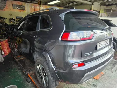 Jeep Cherokee 2019, 134200 км, за 5251.41 USD