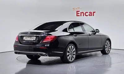 Mercedes-Benz E-Class 2018, 122961 км, за 15612.82 USD