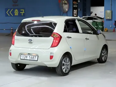Kia Morning 2013, 66053 км, за 2953.92 USD