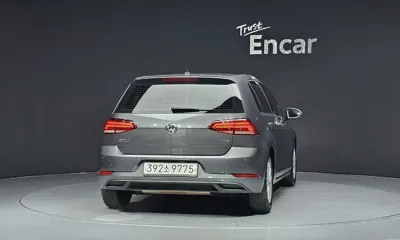 Volkswagen Golf 2017, 116696 км, за 6039.12 USD