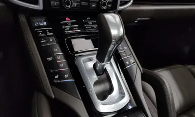 Porsche Cayenne 2016, 100230 км, за 23975.29 USD - фото 9