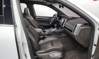 Porsche Cayenne 2016, 100230 км, за 23975.29 USD - фото 11