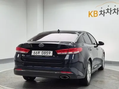 Kia K5 2016, 131131 км, за 4825.49 USD