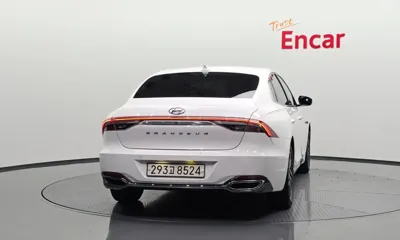 Hyundai Grandeur 2022, 127861 км, за 10416.94 USD