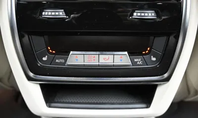 BMW X5 2025, 31616 км, за 64337.81 USD - фото 16