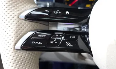 Mercedes-Benz E-Class 2021, 35235 км, за 37594.97 USD - фото 17