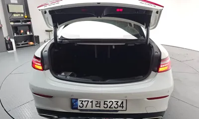 Mercedes-Benz E-Class 2021, 35235 км, за 37594.97 USD - фото 20