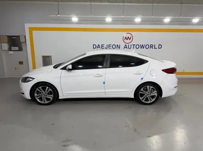 Hyundai Avante 2017, 148282 км, за 5276.88 USD