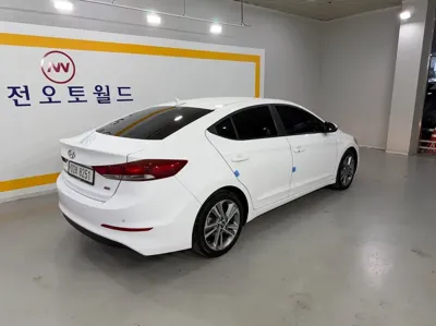 Hyundai Avante 2017, 148282 км, за 5276.88 USD