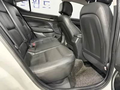 Hyundai Avante 2017, 148282 км, за 5276.88 USD - фото 13