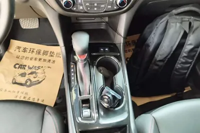 Chevrolet Equinox 2021, 60800 км, за 14647 USD - фото 17