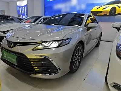 Toyota Camry · 2022 год