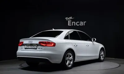 Audi A4 2015, 54480 км, за 6371.52 USD