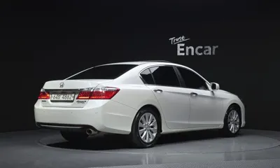 Honda Accord 2013, 37884 км, за 7072.98 USD