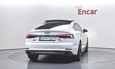 Audi A5 2019, 60093 км, за 13778.39 USD