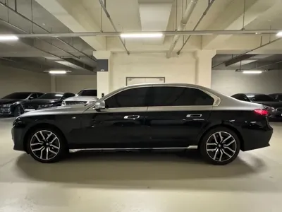 BMW 7-Series 2024, 30000 км, за 67392.55 USD