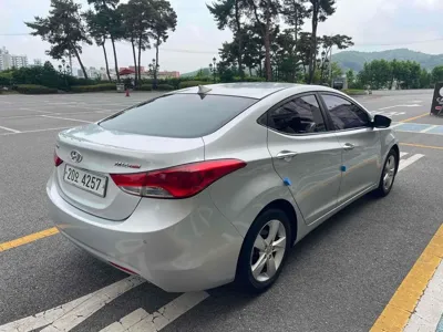 Hyundai Avante 2011, 110895 км, за 2923.75 USD