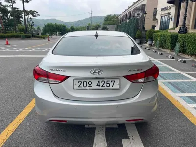 Hyundai Avante 2011, 110895 км, за 2923.75 USD