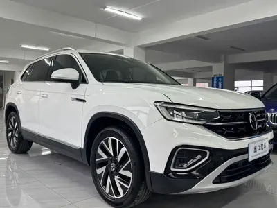 Volkswagen Tayron 2023, 33000 км, за 23446.9 USD