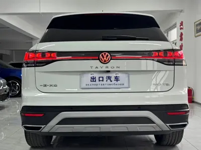 Volkswagen Tayron 2023, 33000 км, за 23446.9 USD