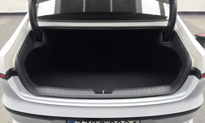 Hyundai Grandeur 2023, 74057 км, за 18827.37 USD - фото 20