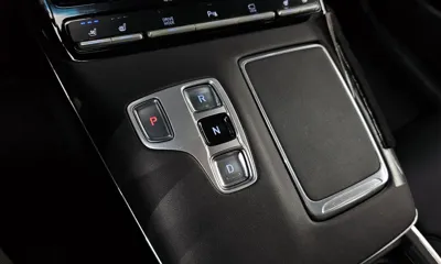 Hyundai Grandeur 2020, 40759 км, за 14212.07 USD - фото 9