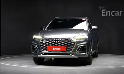 Audi Q5 2023, 43798 км, за 27916.44 USD