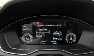 Audi Q5 2023, 43798 км, за 27916.44 USD - фото 8