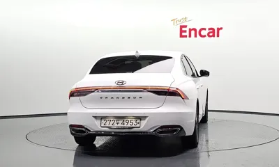 Hyundai Grandeur 2023, 271124 км, за 8131.68 USD