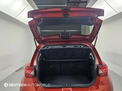 Hyundai Venue 2020, 53568 км, за 8458.68 USD - фото 19