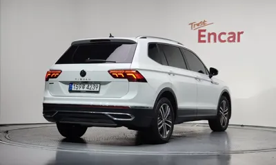 Volkswagen Tiguan 2023, 37367 км, за 18314.3 USD